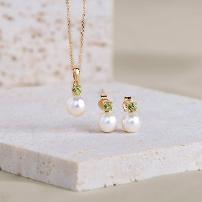 135E1817-04-9K-Gold-Pearl-and-Round-Peridot-Earrings