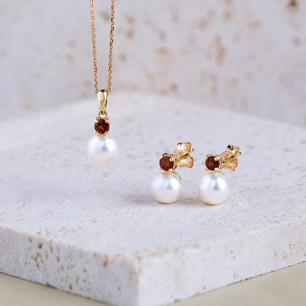 135P2100-02-9K-Gold-Pearl-and-Round-Garnet-Pendant