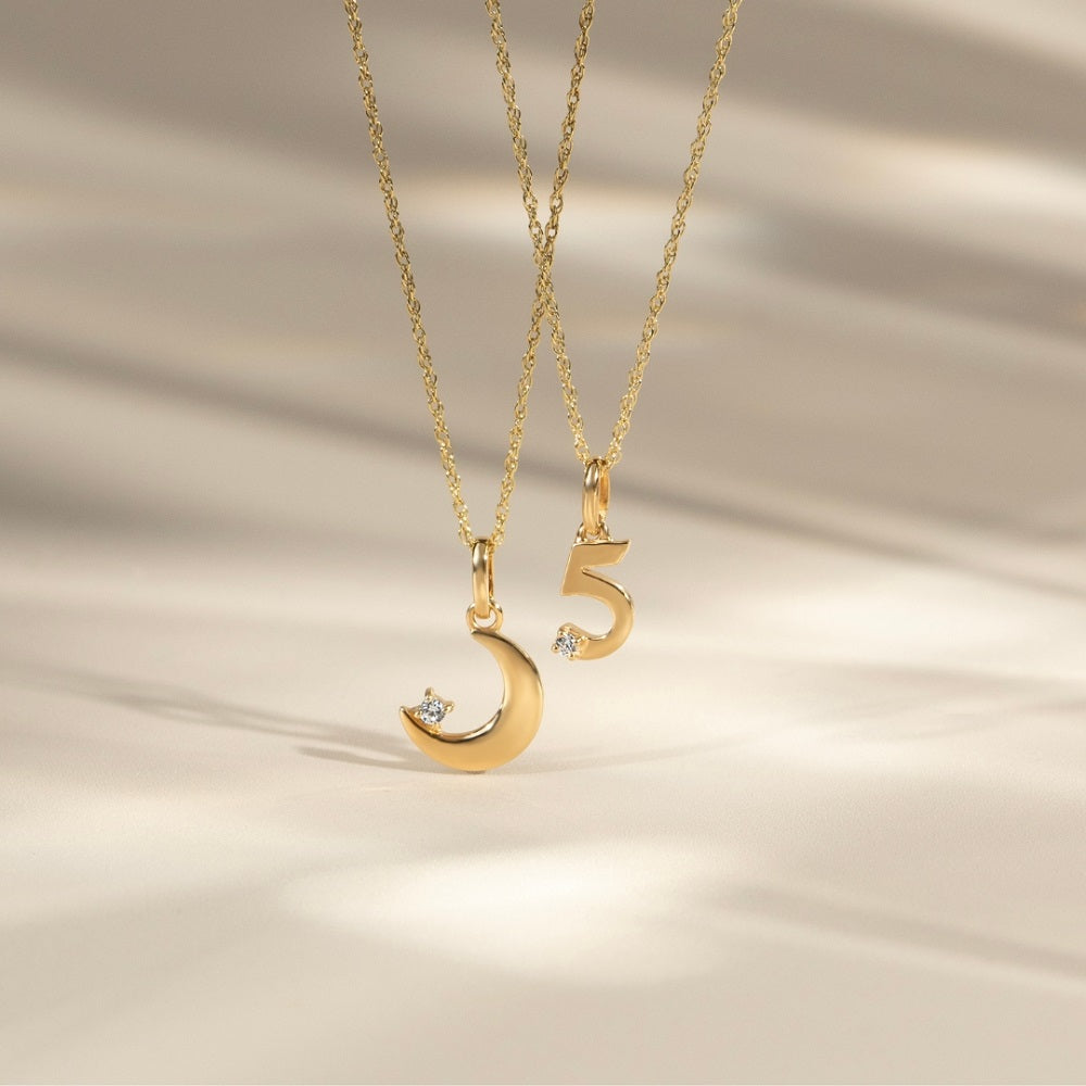 191P0800-01-9K-Gold-Lucky-Symbol-Moon-Pendant-with-Diamond