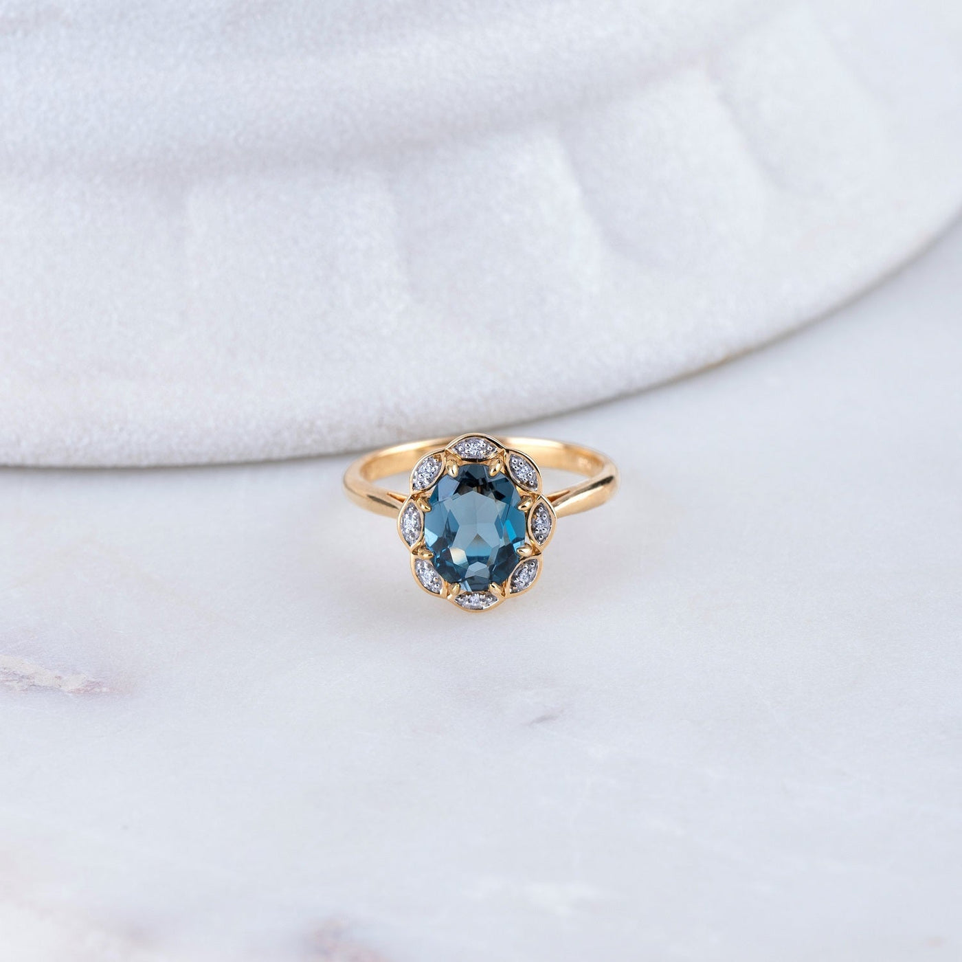 135R2121-01-9K-Gold-london-blue-topaz-classic-oval-halo-ring